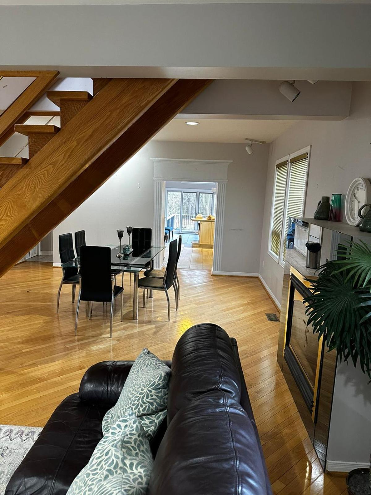 Super Deluxe Private Next To Toronto P2c Homestay