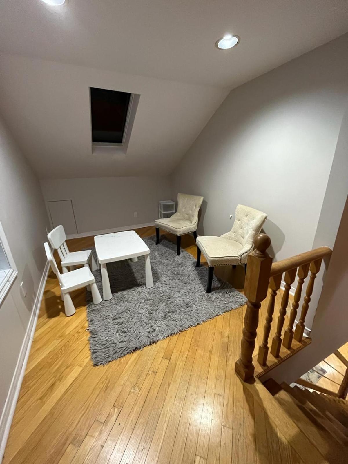 Super Deluxe Private Next To Toronto P2c * Pickering