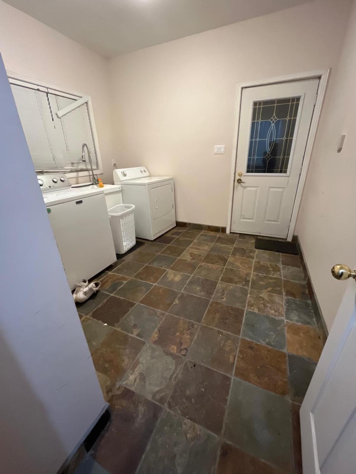 Homestay Super Deluxe Private Next To Toronto P2c